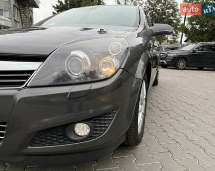 Сірий Опель Астра, об'ємом двигуна 1.7 л та пробігом 270 тис. км за 6400 $, фото 2 на Automoto.ua