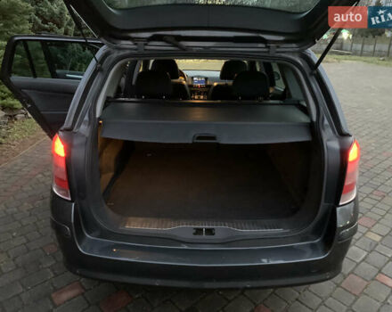 Серый Опель Астра, объемом двигателя 1.69 л и пробегом 294 тыс. км за 5000 $, фото 13 на Automoto.ua