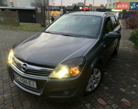 Серый Опель Астра, объемом двигателя 1.69 л и пробегом 294 тыс. км за 5000 $, фото 7 на Automoto.ua