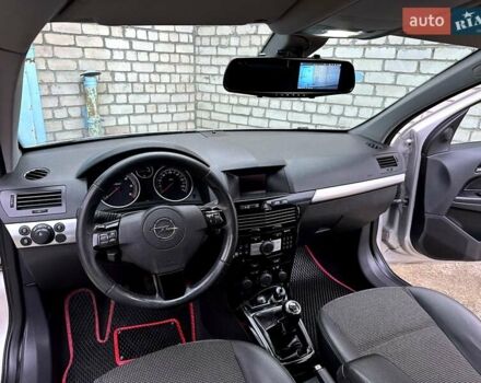 Сірий Опель Астра, об'ємом двигуна 1.7 л та пробігом 304 тис. км за 5800 $, фото 28 на Automoto.ua