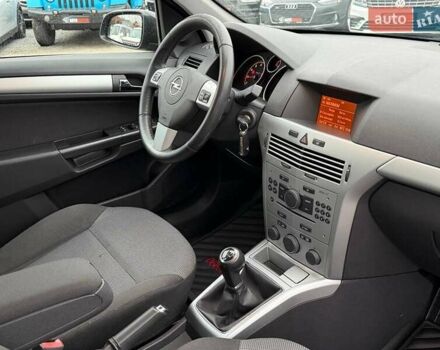 Серый Опель Астра, объемом двигателя 1.6 л и пробегом 218 тыс. км за 5900 $, фото 19 на Automoto.ua