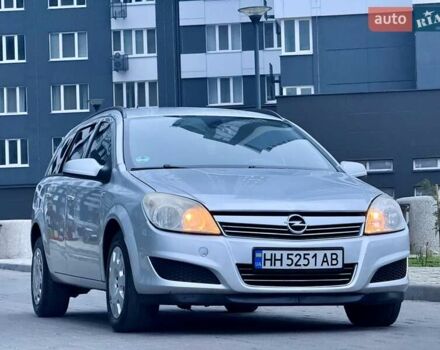 Серый Опель Астра, объемом двигателя 1.69 л и пробегом 252 тыс. км за 4999 $, фото 2 на Automoto.ua