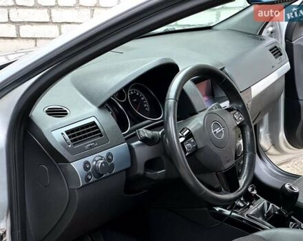 Опель Астра 2009 в Николаеве на Automoto.ua Серый Опель Астра, объемом двигателя 1.7 л и пробегом 304 тыс. км за 5950 $, фото 28 на Automoto.ua