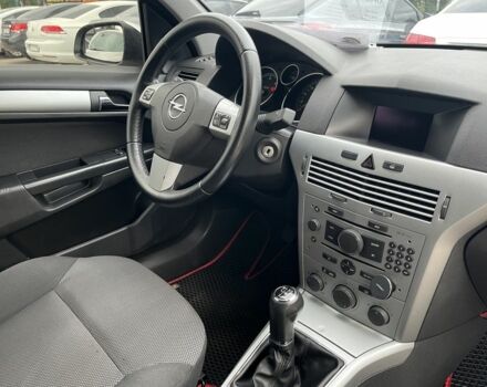 Серый Опель Астра, объемом двигателя 1.7 л и пробегом 254 тыс. км за 5900 $, фото 15 на Automoto.ua