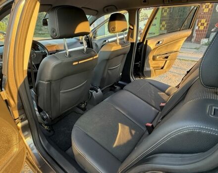 Серый Опель Астра, объемом двигателя 1.7 л и пробегом 271 тыс. км за 3550 $, фото 16 на Automoto.ua