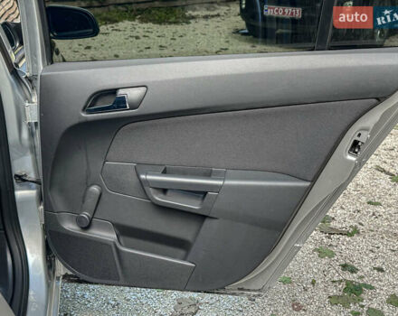 Серый Опель Астра, объемом двигателя 1.6 л и пробегом 210 тыс. км за 5500 $, фото 99 на Automoto.ua