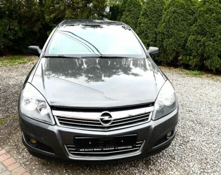 Серый Опель Астра, объемом двигателя 1.6 л и пробегом 240 тыс. км за 2100 $, фото 2 на Automoto.ua