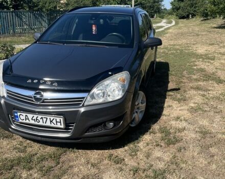 Опель Астра 2009 в Корсунь-Шевченковском на Automoto.ua Серый Опель Астра, объемом двигателя 1.7 л и пробегом 263 тыс. км за 5600 $, фото 4 на Automoto.ua