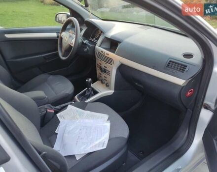 Серый Опель Астра, объемом двигателя 1.6 л и пробегом 240 тыс. км за 5550 $, фото 48 на Automoto.ua