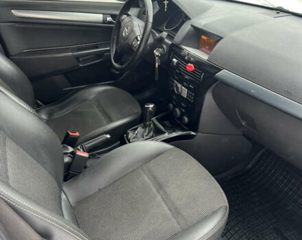 Серый Опель Астра, объемом двигателя 1.69 л и пробегом 314 тыс. км за 5700 $, фото 12 на Automoto.ua