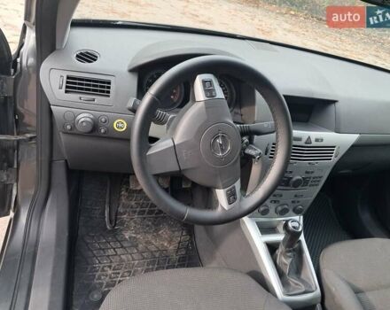 Сірий Опель Астра, об'ємом двигуна 1.6 л та пробігом 220 тис. км за 4700 $, фото 4 на Automoto.ua