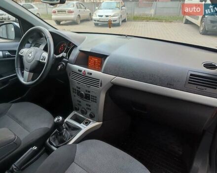 Серый Опель Астра, объемом двигателя 1.7 л и пробегом 279 тыс. км за 5200 $, фото 20 на Automoto.ua