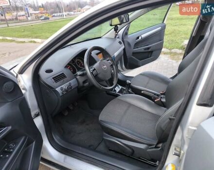 Серый Опель Астра, объемом двигателя 1.6 л и пробегом 229 тыс. км за 6000 $, фото 18 на Automoto.ua