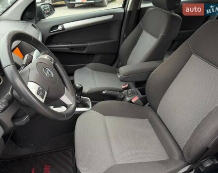 Серый Опель Астра, объемом двигателя 1.6 л и пробегом 218 тыс. км за 5900 $, фото 13 на Automoto.ua