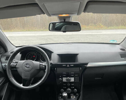 Серый Опель Астра, объемом двигателя 1.7 л и пробегом 275 тыс. км за 6199 $, фото 9 на Automoto.ua