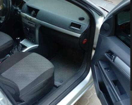 Серый Опель Астра, объемом двигателя 1.7 л и пробегом 267 тыс. км за 5000 $, фото 5 на Automoto.ua