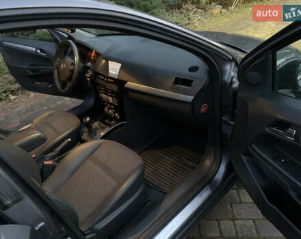 Серый Опель Астра, объемом двигателя 1.69 л и пробегом 294 тыс. км за 5000 $, фото 15 на Automoto.ua