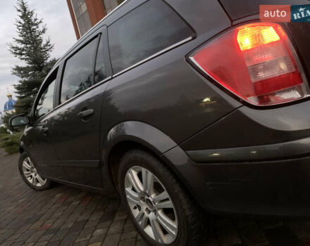 Серый Опель Астра, объемом двигателя 1.69 л и пробегом 294 тыс. км за 5000 $, фото 28 на Automoto.ua