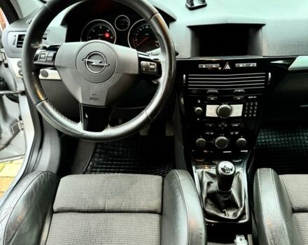 Серый Опель Астра, объемом двигателя 1.9 л и пробегом 220 тыс. км за 6000 $, фото 7 на Automoto.ua