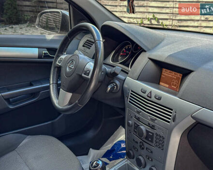 Серый Опель Астра, объемом двигателя 1.6 л и пробегом 210 тыс. км за 5500 $, фото 107 на Automoto.ua