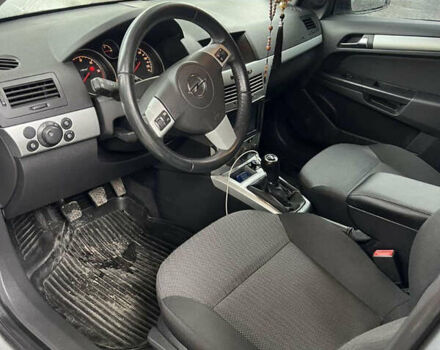 Серый Опель Астра, объемом двигателя 1.69 л и пробегом 298 тыс. км за 5200 $, фото 7 на Automoto.ua