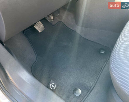 Серый Опель Астра, объемом двигателя 1.6 л и пробегом 228 тыс. км за 5500 $, фото 28 на Automoto.ua