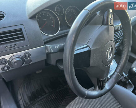 Серый Опель Астра, объемом двигателя 1.6 л и пробегом 276 тыс. км за 5500 $, фото 17 на Automoto.ua