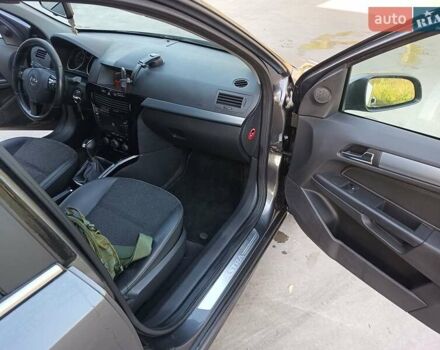 Серый Опель Астра, объемом двигателя 1.8 л и пробегом 261 тыс. км за 6500 $, фото 15 на Automoto.ua