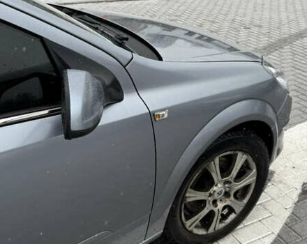 Серый Опель Астра, объемом двигателя 1.7 л и пробегом 221 тыс. км за 6200 $, фото 2 на Automoto.ua