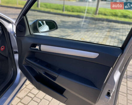 Серый Опель Астра, объемом двигателя 1.6 л и пробегом 228 тыс. км за 5500 $, фото 26 на Automoto.ua