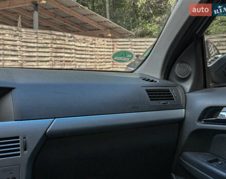 Серый Опель Астра, объемом двигателя 1.6 л и пробегом 210 тыс. км за 5500 $, фото 94 на Automoto.ua