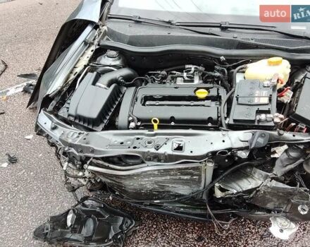 Сірий Опель Астра, об'ємом двигуна 1.6 л та пробігом 240 тис. км за 3000 $, фото 4 на Automoto.ua