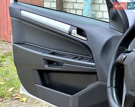 Сірий Опель Астра, об'ємом двигуна 1.7 л та пробігом 304 тис. км за 5800 $, фото 23 на Automoto.ua