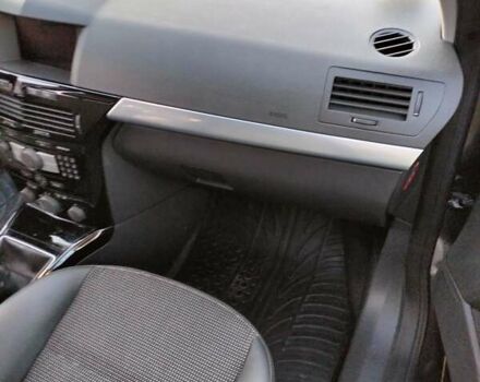 Опель Астра 2009 в Староконстантинов на Automoto.ua Серый Опель Астра, объемом двигателя 1.8 л и пробегом 198 тыс. км за 6099 $, фото 26 на Automoto.ua