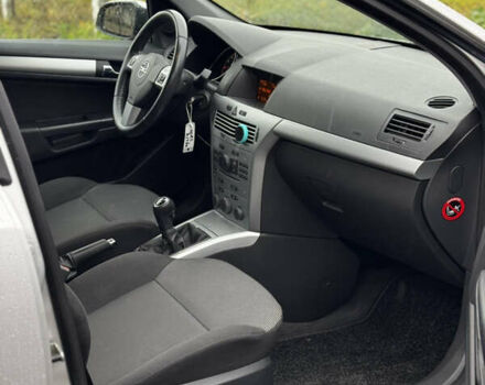 Серый Опель Астра, объемом двигателя 1.4 л и пробегом 199 тыс. км за 5350 $, фото 35 на Automoto.ua