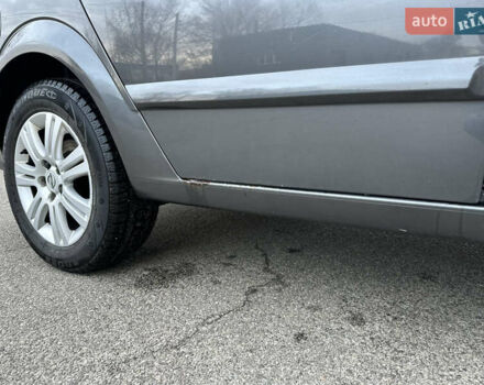 Серый Опель Астра, объемом двигателя 1.69 л и пробегом 300 тыс. км за 5500 $, фото 6 на Automoto.ua