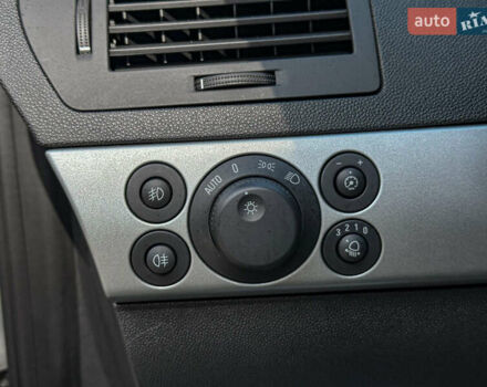 Серый Опель Астра, объемом двигателя 1.6 л и пробегом 210 тыс. км за 5500 $, фото 76 на Automoto.ua