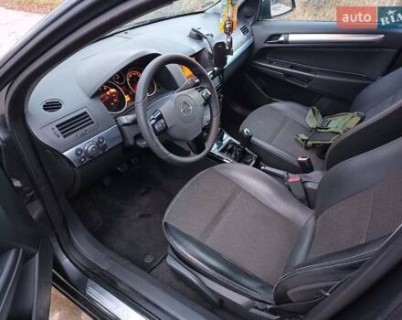 Серый Опель Астра, объемом двигателя 1.8 л и пробегом 261 тыс. км за 6500 $, фото 25 на Automoto.ua