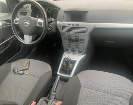 Серый Опель Астра, объемом двигателя 1.6 л и пробегом 188 тыс. км за 4900 $, фото 14 на Automoto.ua