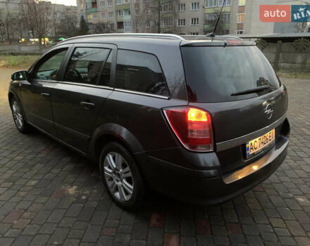 Серый Опель Астра, объемом двигателя 1.69 л и пробегом 294 тыс. км за 5000 $, фото 8 на Automoto.ua