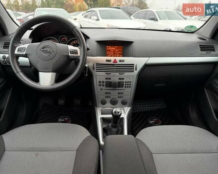 Серый Опель Астра, объемом двигателя 1.6 л и пробегом 218 тыс. км за 5900 $, фото 23 на Automoto.ua