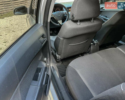 Серый Опель Астра, объемом двигателя 1.6 л и пробегом 210 тыс. км за 5500 $, фото 81 на Automoto.ua