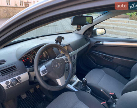 Опель Астра 2009 в Хмельницком на Automoto.ua Серый Опель Астра, объемом двигателя 1.91 л и пробегом 326 тыс. км за 5000 $, фото 15 на Automoto.ua