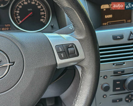 Серый Опель Астра, объемом двигателя 1.6 л и пробегом 210 тыс. км за 5500 $, фото 71 на Automoto.ua