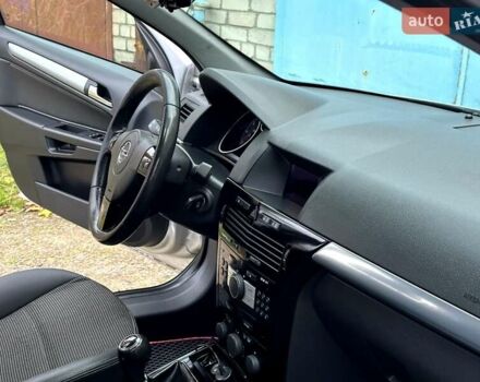 Сірий Опель Астра, об'ємом двигуна 1.7 л та пробігом 304 тис. км за 5800 $, фото 36 на Automoto.ua
