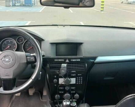 Серый Опель Астра, объемом двигателя 1.7 л и пробегом 320 тыс. км за 4900 $, фото 4 на Automoto.ua