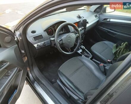 Серый Опель Астра, объемом двигателя 1.8 л и пробегом 261 тыс. км за 6500 $, фото 2 на Automoto.ua