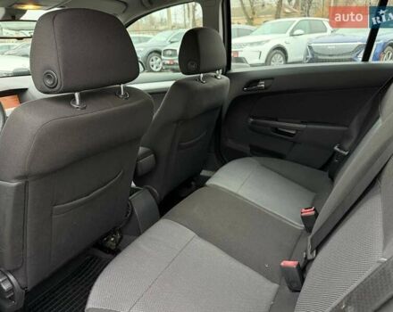 Серый Опель Астра, объемом двигателя 1.6 л и пробегом 218 тыс. км за 5900 $, фото 15 на Automoto.ua