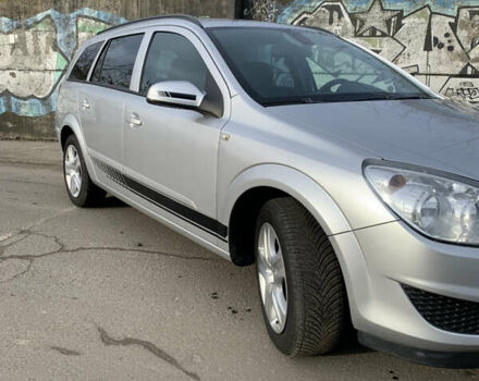 Серый Опель Астра, объемом двигателя 1.6 л и пробегом 205 тыс. км за 5400 $, фото 2 на Automoto.ua