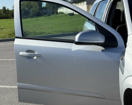 Серый Опель Астра, объемом двигателя 1.7 л и пробегом 272 тыс. км за 6300 $, фото 6 на Automoto.ua